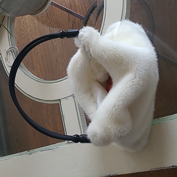 Super cute white furry bag with black handles - Picture 1 of 4